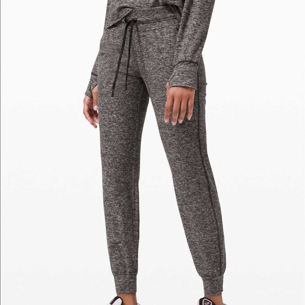 READY TO RULU JOGGER - Picture 2 of 3